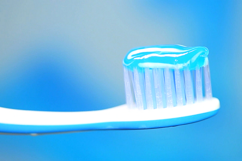 Сколько по времени нужно чистить зубы?